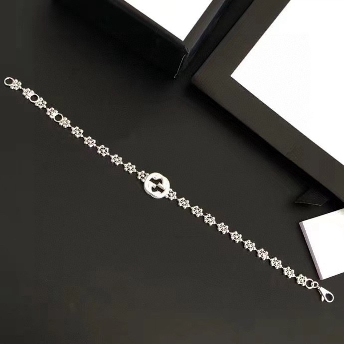 グッチ「Gucci」 スノーフレーク ダブルG ネックレス