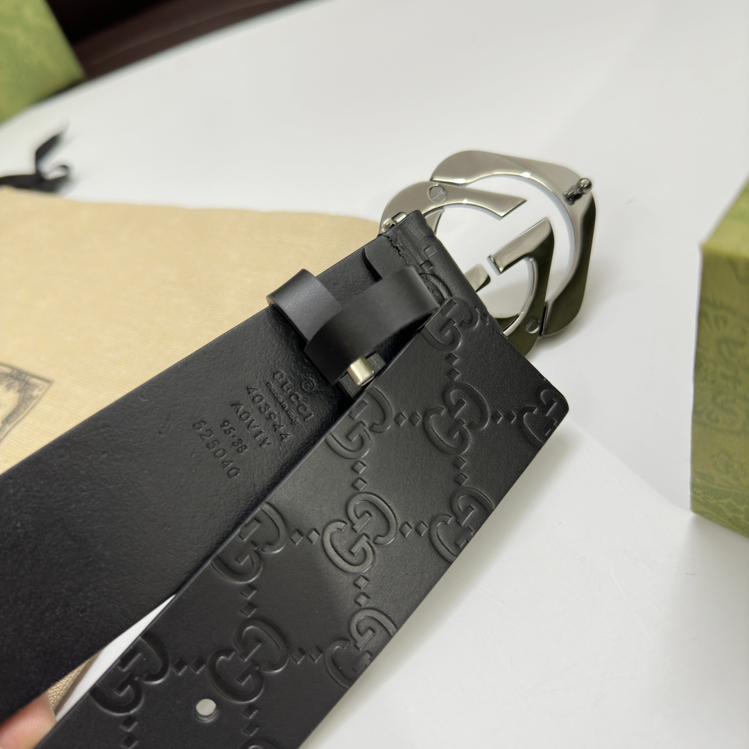 グッチ「Gucci」クラシック エンボスレザー ベルト100CM