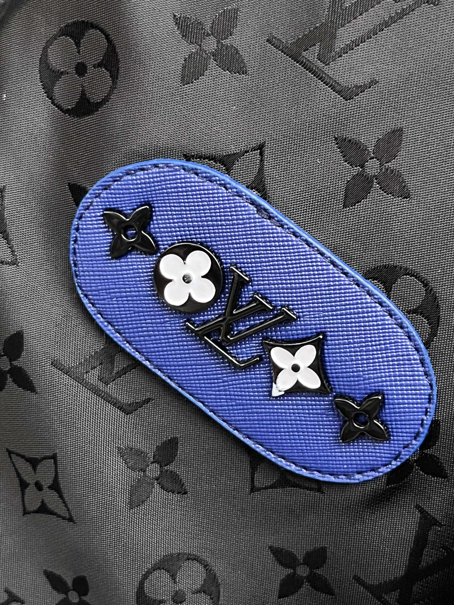 ルイ・ヴィトン「Louis Vuitton」‌ MONOGRAM PILLOW ダウンジャケット