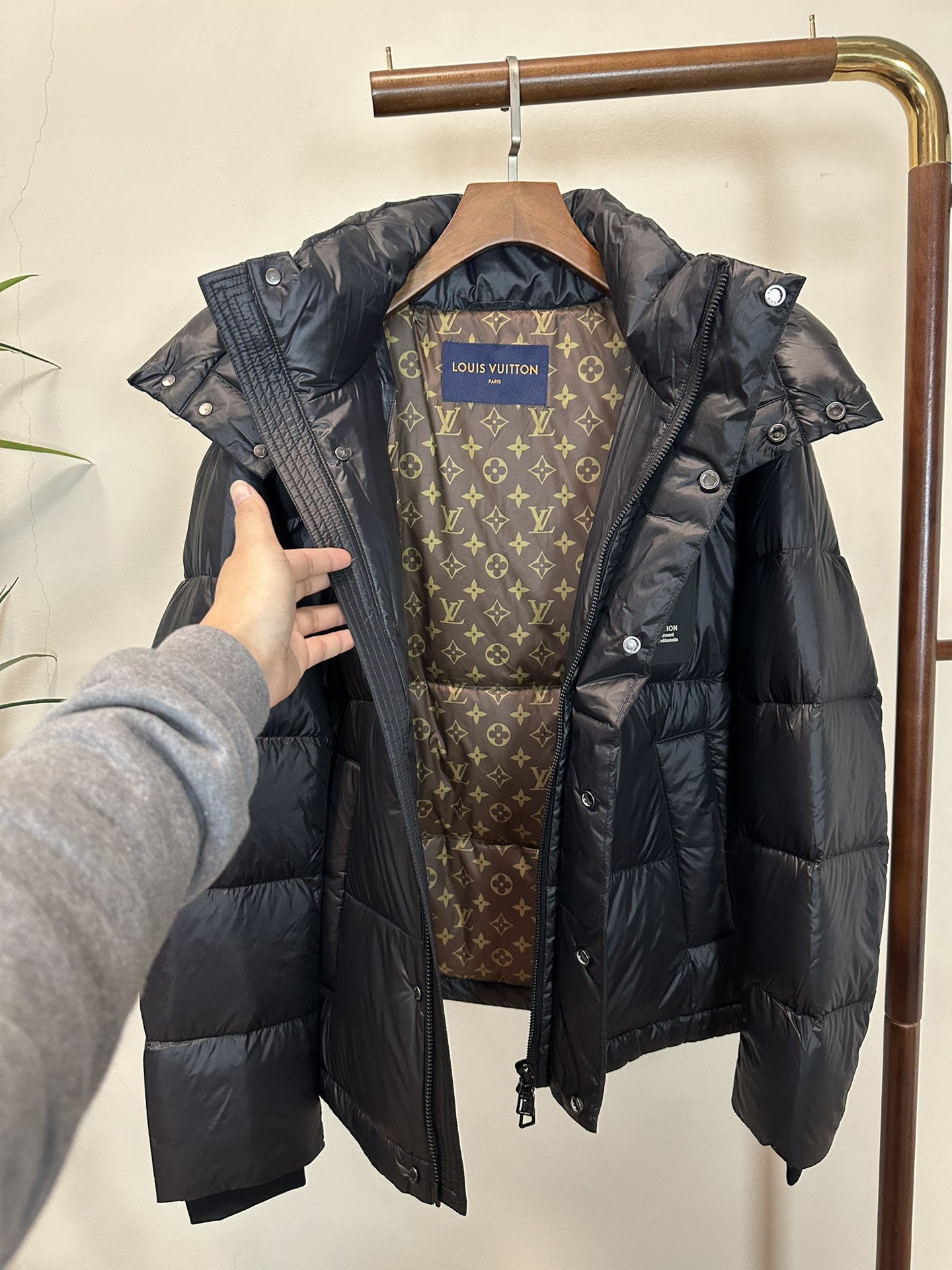 ルイ・ヴィトン「Louis Vuitton」‌ MONOGRAM PILLOW ダウンジャケット