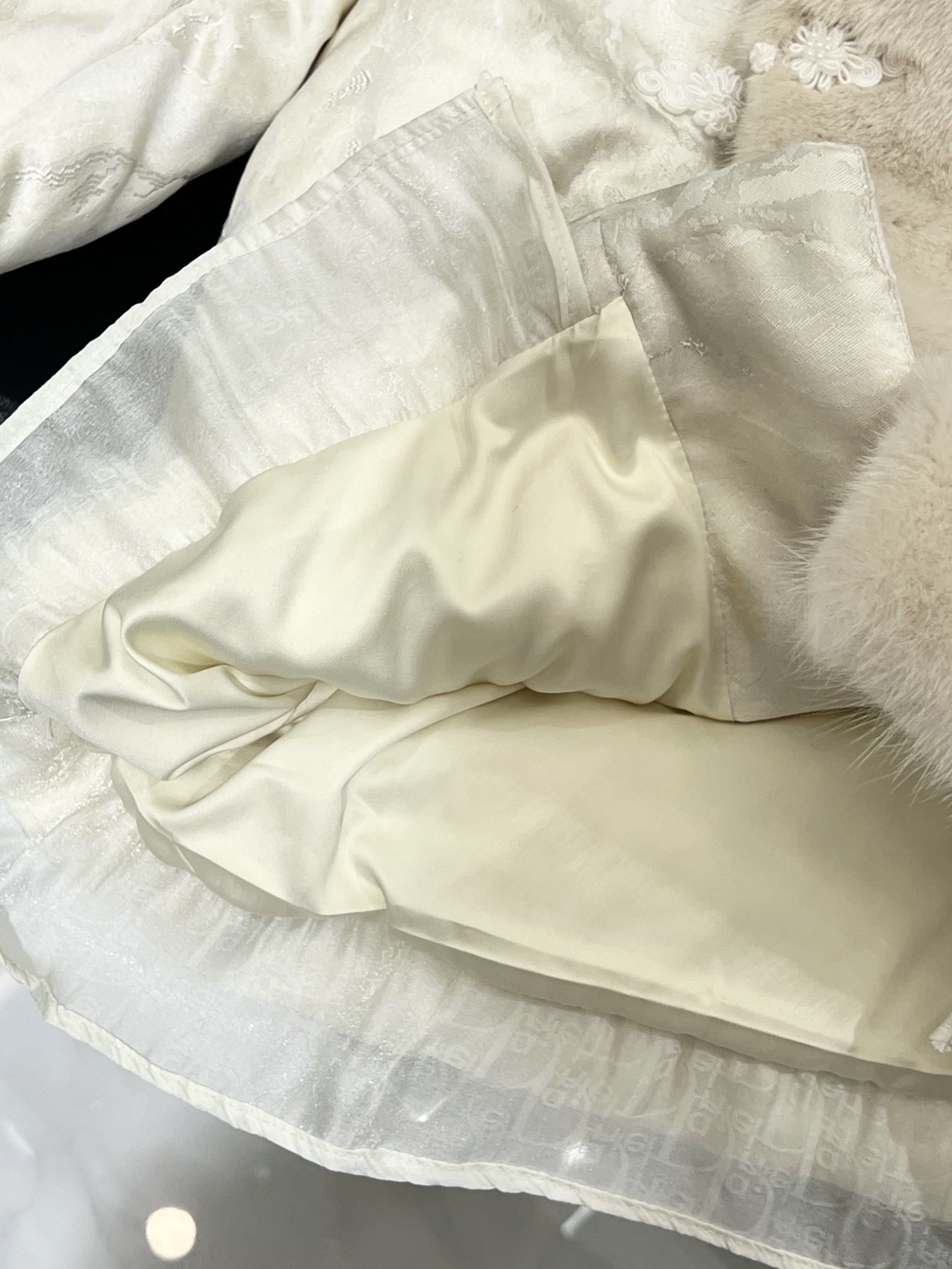 エルメス「Hermès」2025秋冬 ミンクファー ダウンコート