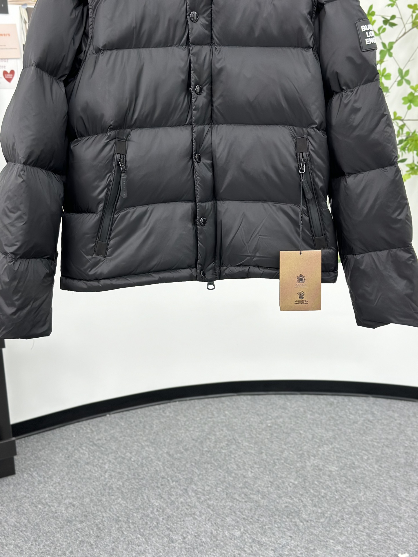 バーバリー「Burberry」 デタッチャブルスリーブ フード付きダウンジャケット