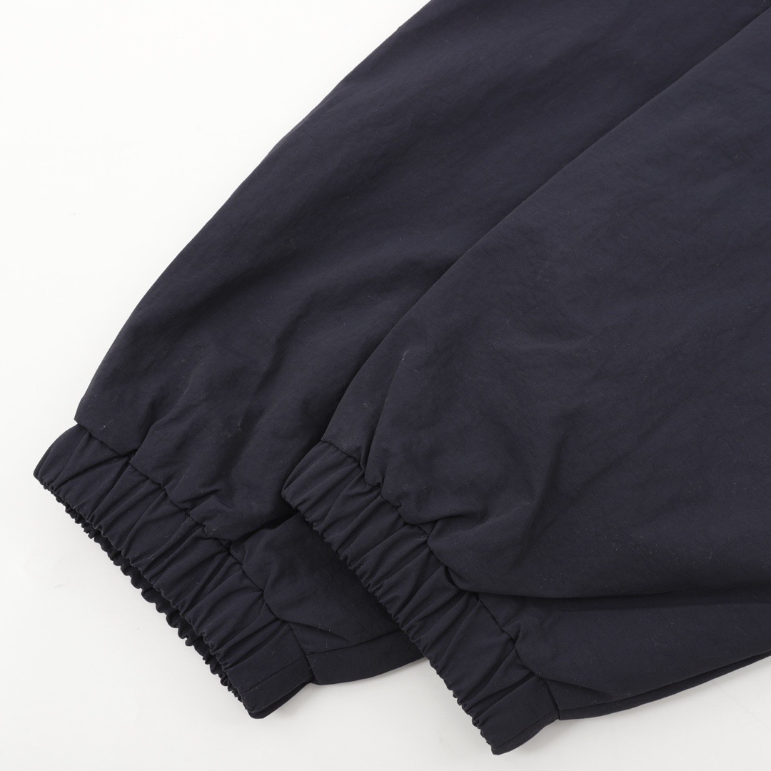 バレンシアガ「Balenciaga」BLCGコラージュアルファベットプリントジャケットポンチョ