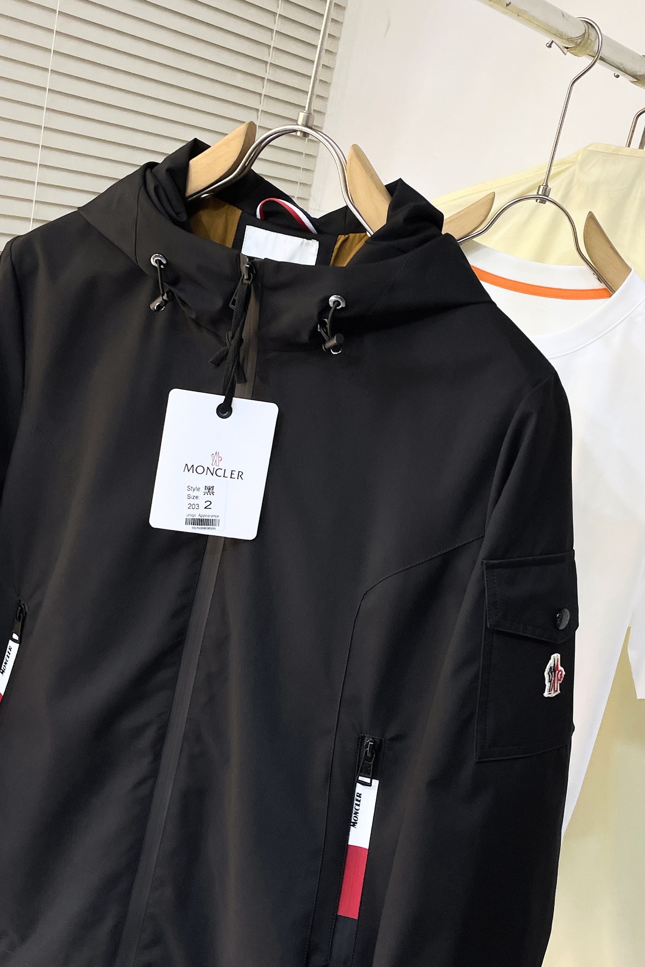 モンクレール「Moncler」最新春と秋のおしゃれなフードジャケット