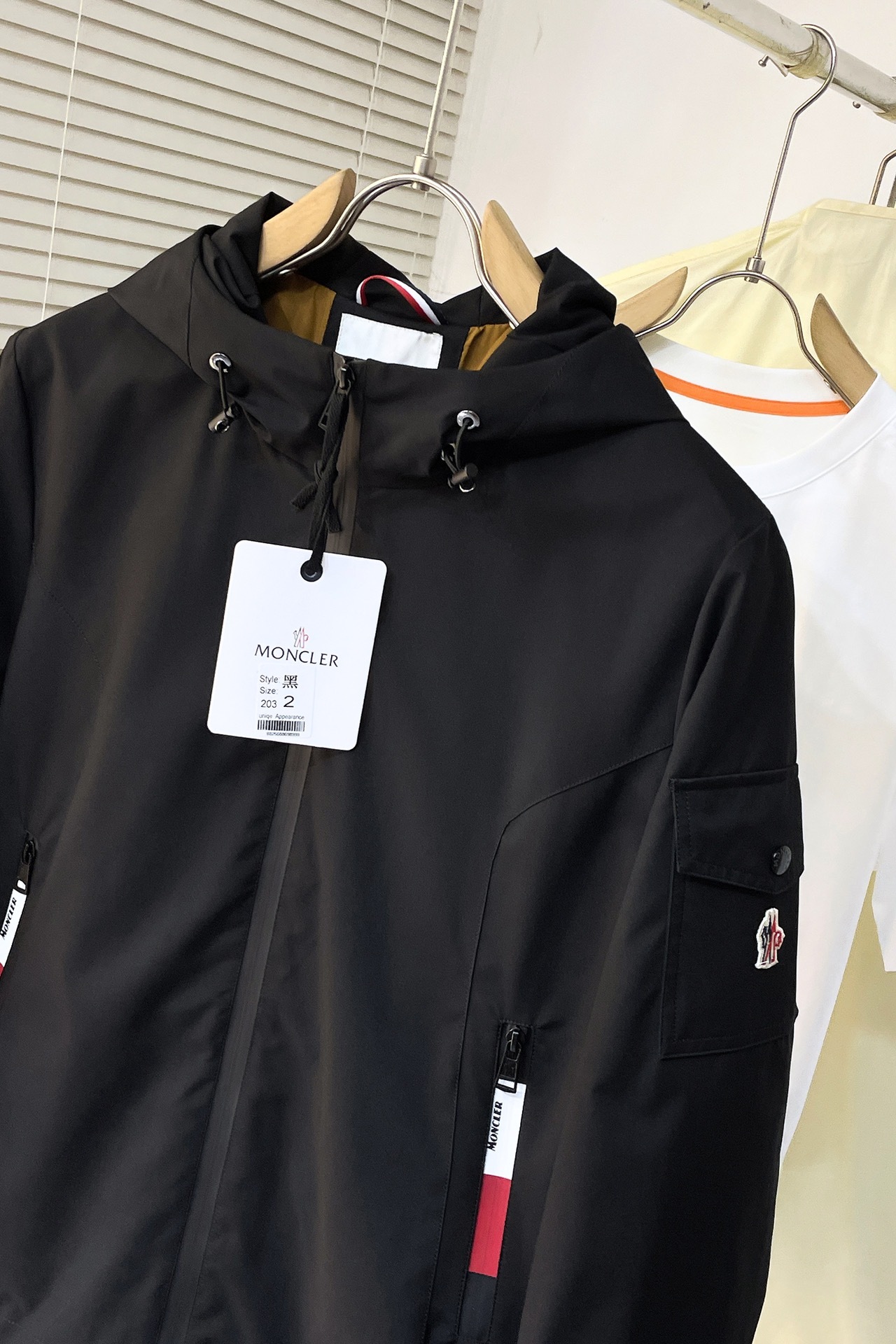 モンクレール「Moncler」最新春と秋のおしゃれなフードジャケット