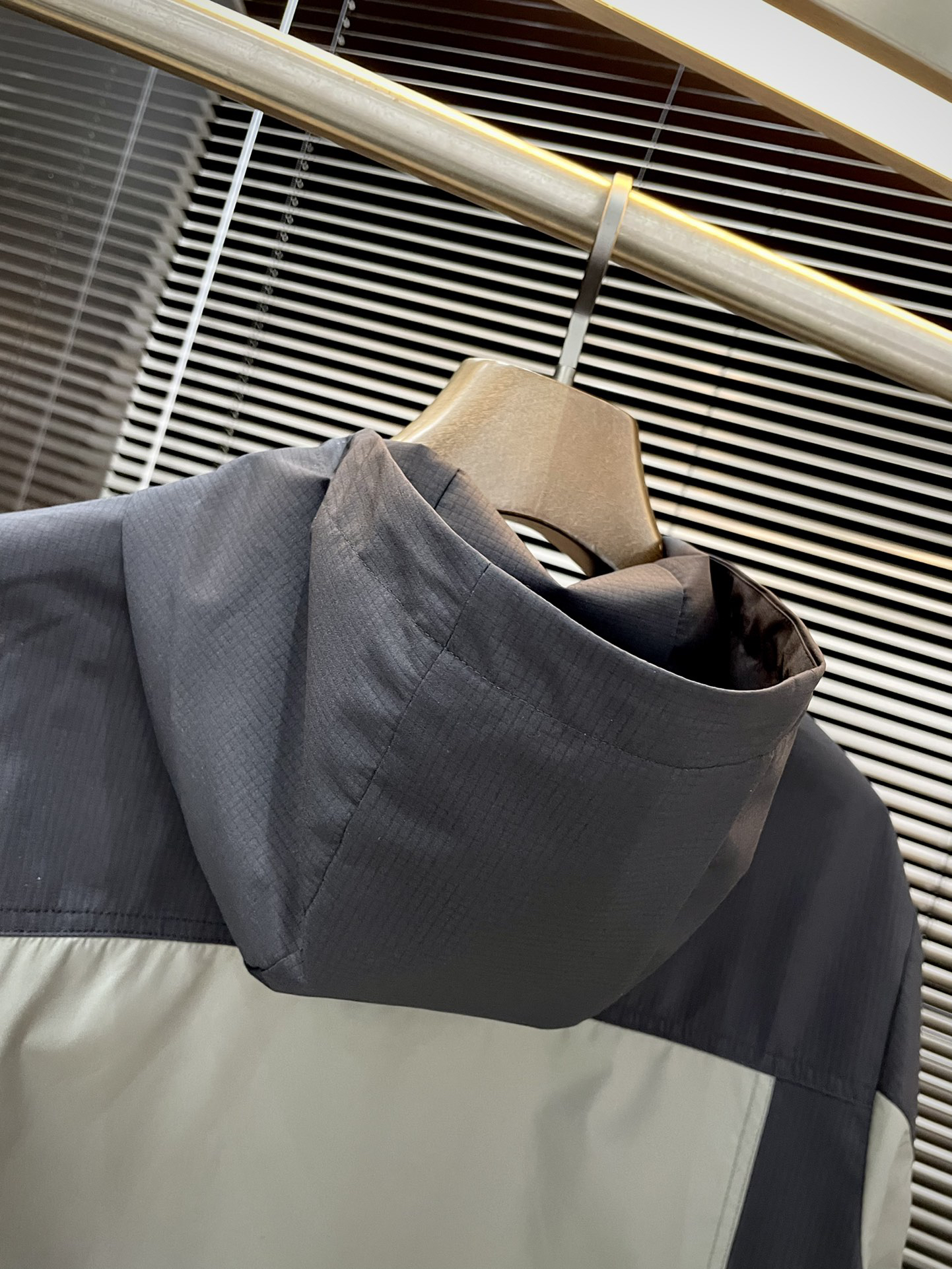 モンクレール「Moncler」最新春と秋のおしゃれなフードジャケット