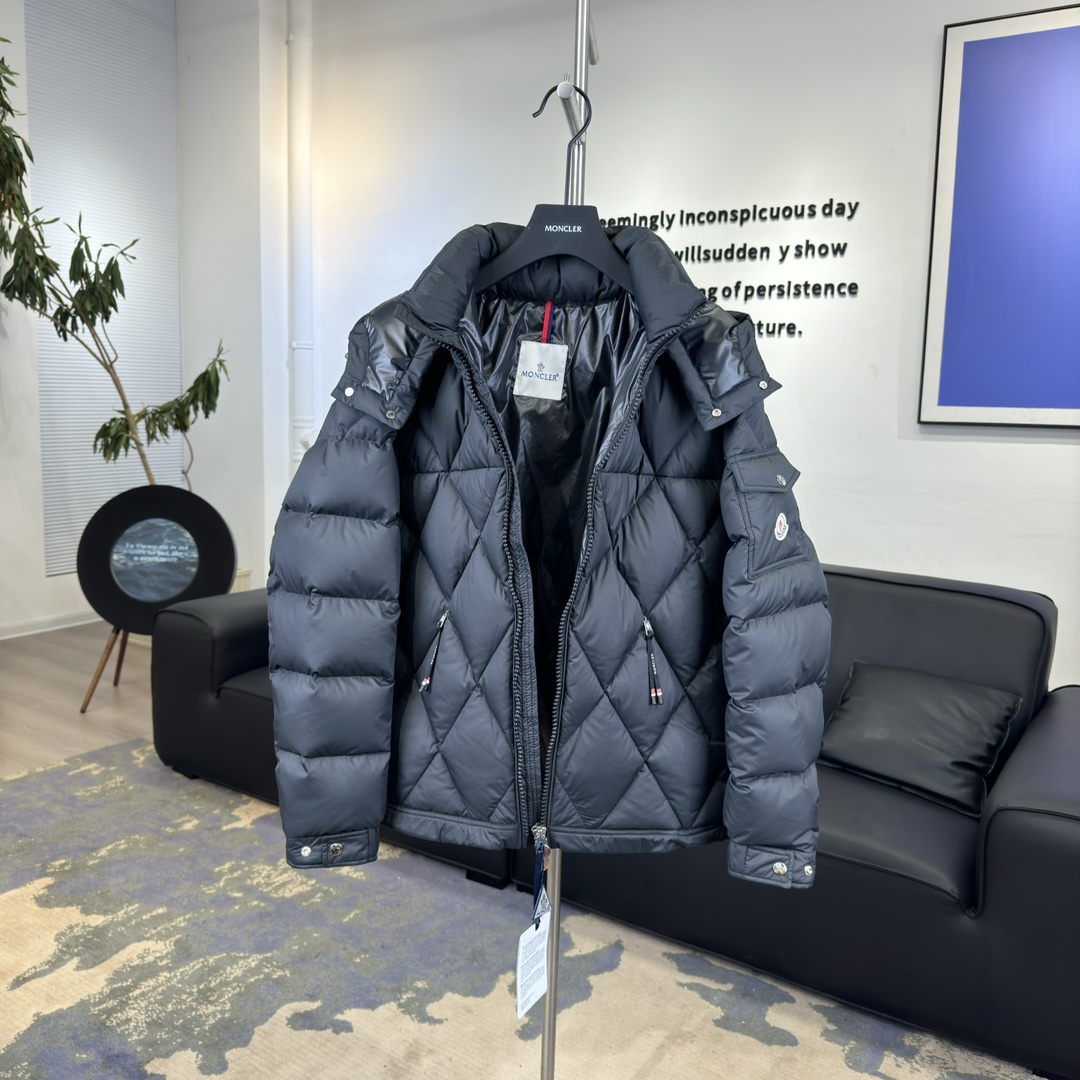 モンクレール「Moncler」スタンドカラー ダブルジップ ダウンジャケット
