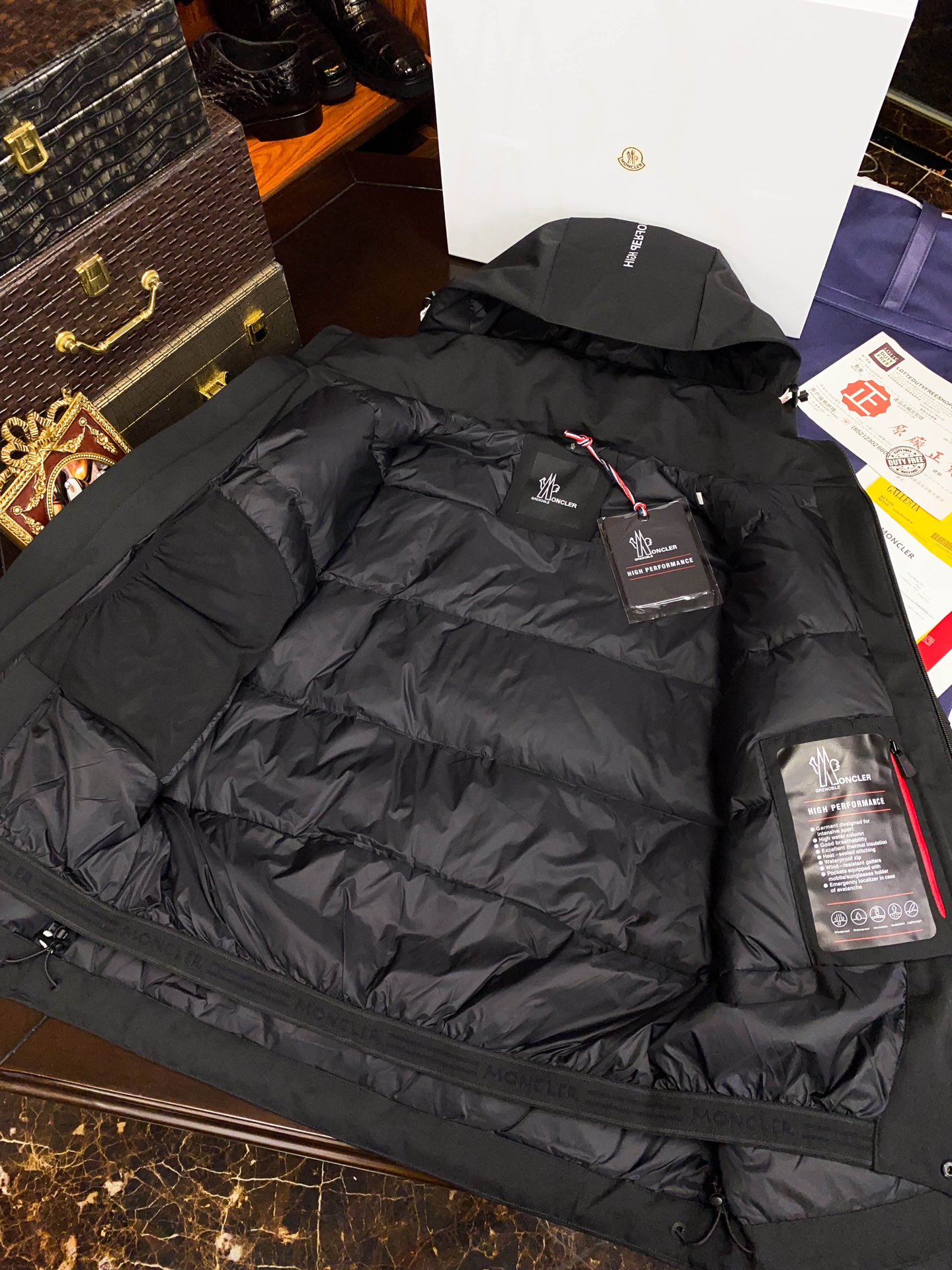 モンクレール「Moncler」Grenoble 2025 新作 メンズスキーダウンブルゾン