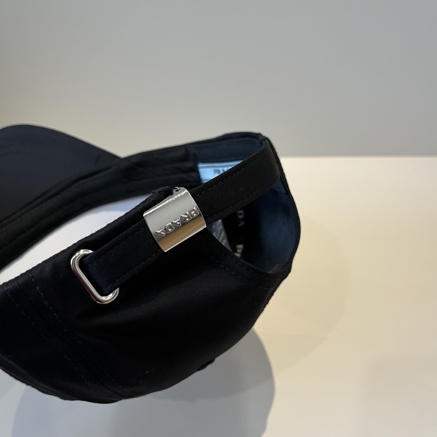 プラダ「Prada」ADA 新作クラシックキャップ