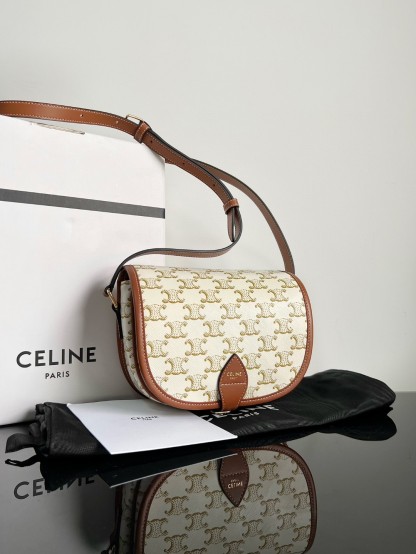 セリーヌ「Celine」FOLCO TRIOMPHE CANVAS サドルバッグ