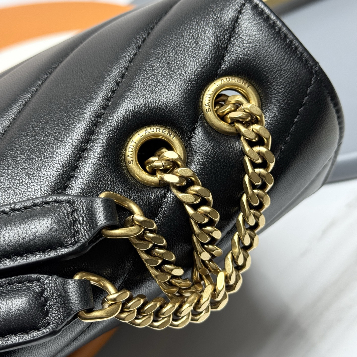 サンローラン「Saint Laurent」ルル ブラックレザー ミディアムバッグ