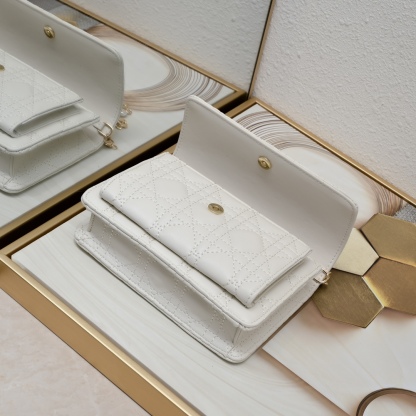 ディオール「Dior」Lady Dior チェーンバッグ