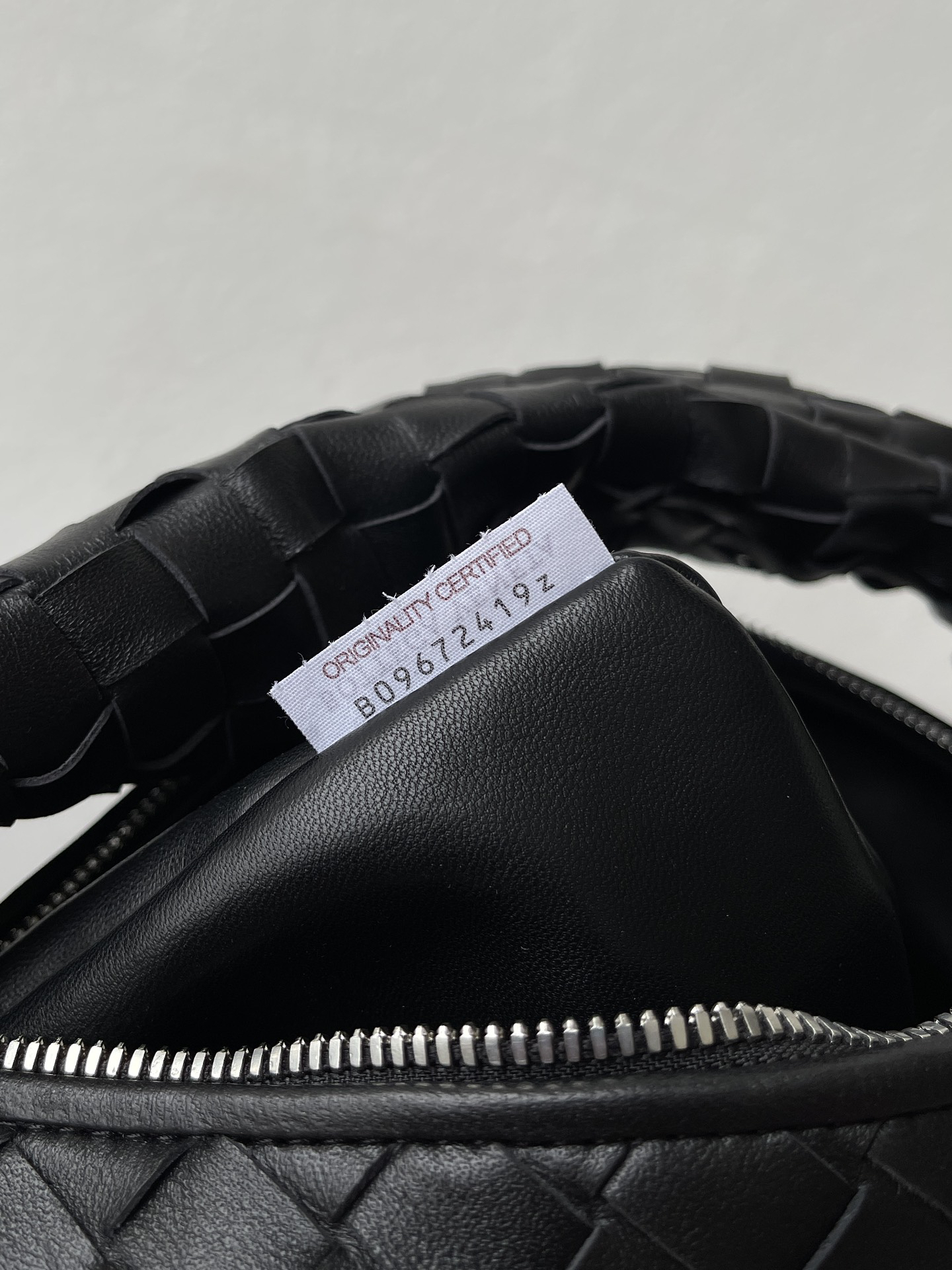 ボッテガ・ヴェネタ「Bottega Veneta」ジョディ ミディアム ショルダーバッグ