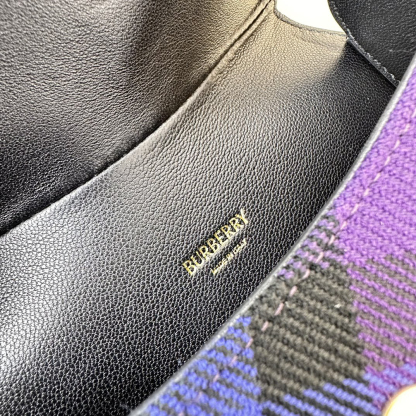 バーバリー「Burberry」ストラクチャードバッグ