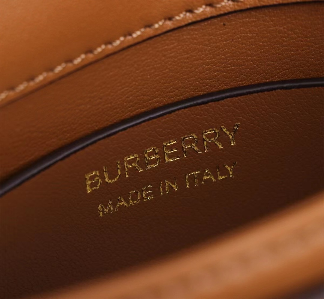 バーバリー「Burberry」 クロスボディバッグ