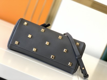 フェラガモ「Ferragamo」ラージトートバッグ