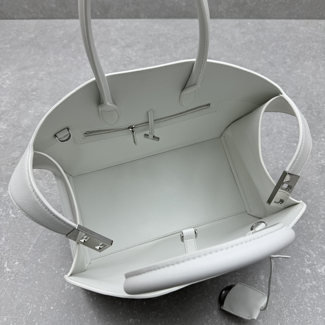 フェラガモ「Ferragamo」小さいジトートバッグ