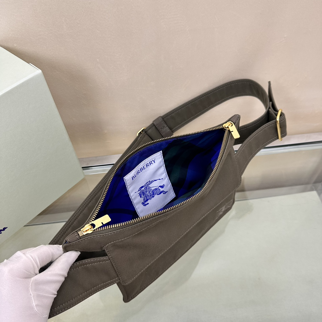 バーバリー「Burberry」トレンチ ウェストバッグ