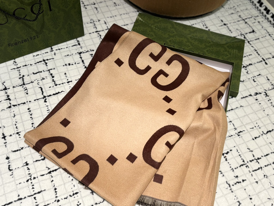 グッチ「Gucci」GG ダブルジャカード ウールマフラー