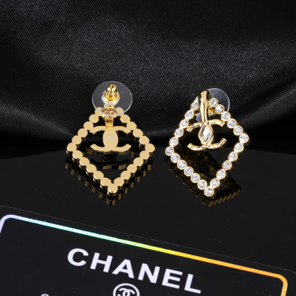 シャネル「Chanel」 クアドリラテラル ピアス