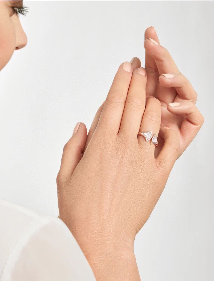 ブルガリ「Bvlgari」ブルガリ開口部スカートの指輪