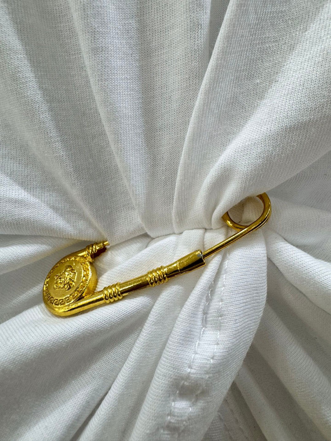 ヴェルサーチ「Versace」レディース ピンアクセントTシャツ