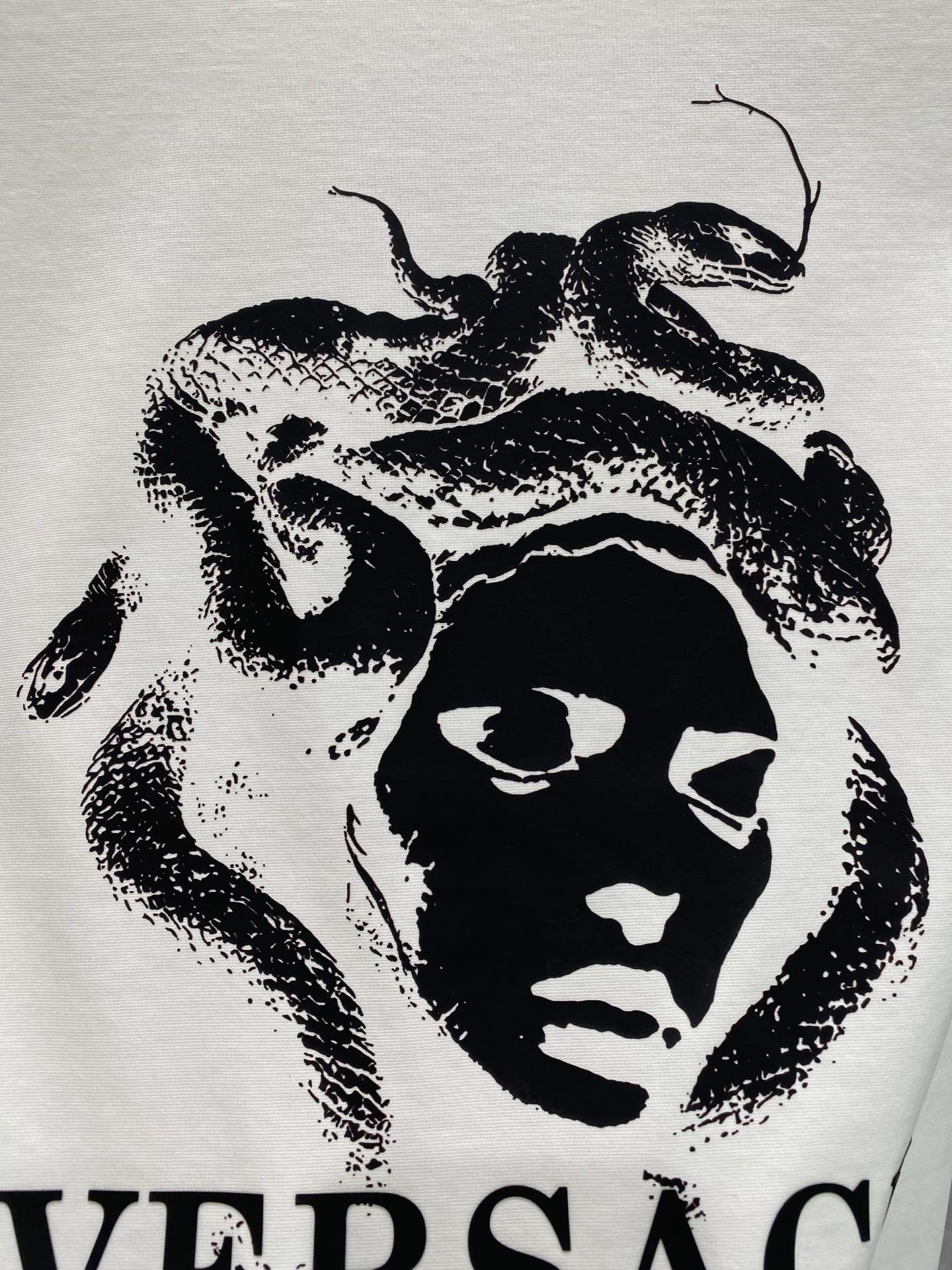 ヴェルサーチ「Versace」メドゥーサロゴ プリントTシャツ