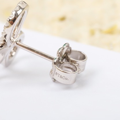 ティファニー「Tiffany & Co.」18Kゴールド リボンスタッドピアス