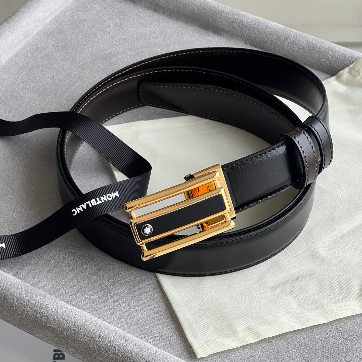 モンブラン「Montblanc」コンテンポラリーコレクション 3リングレーザーカット レザーベルト100cm