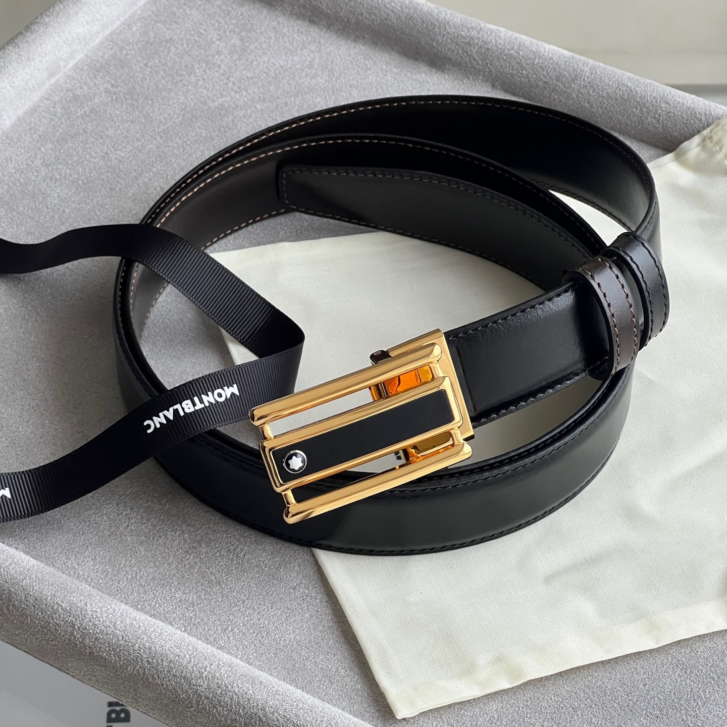 モンブラン「Montblanc」コンテンポラリーコレクション 3リングレーザーカット レザーベルト100cm