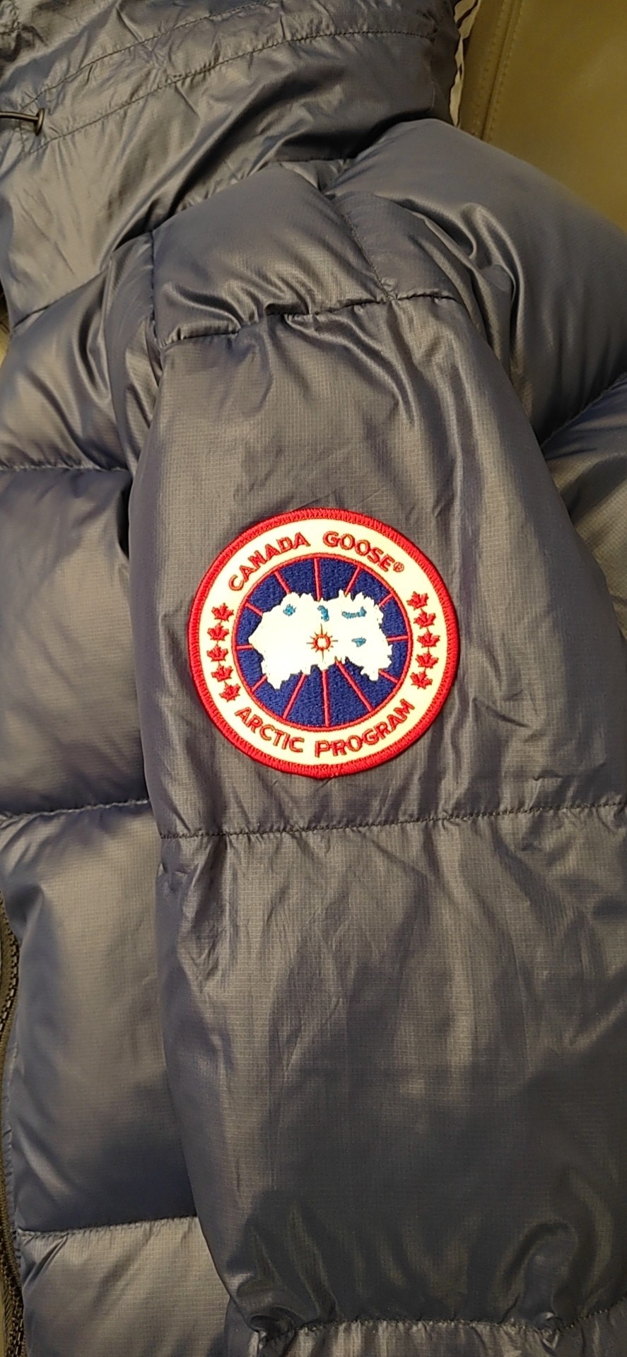 カナダグース「Canada Goose」Crofton パフダウンジャケット