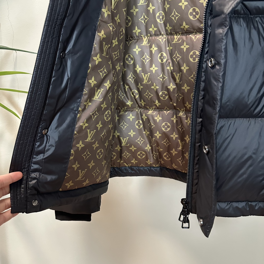 ルイ・ヴィトン「Louis Vuitton」‌ MONOGRAM PILLOW ダウンジャケット