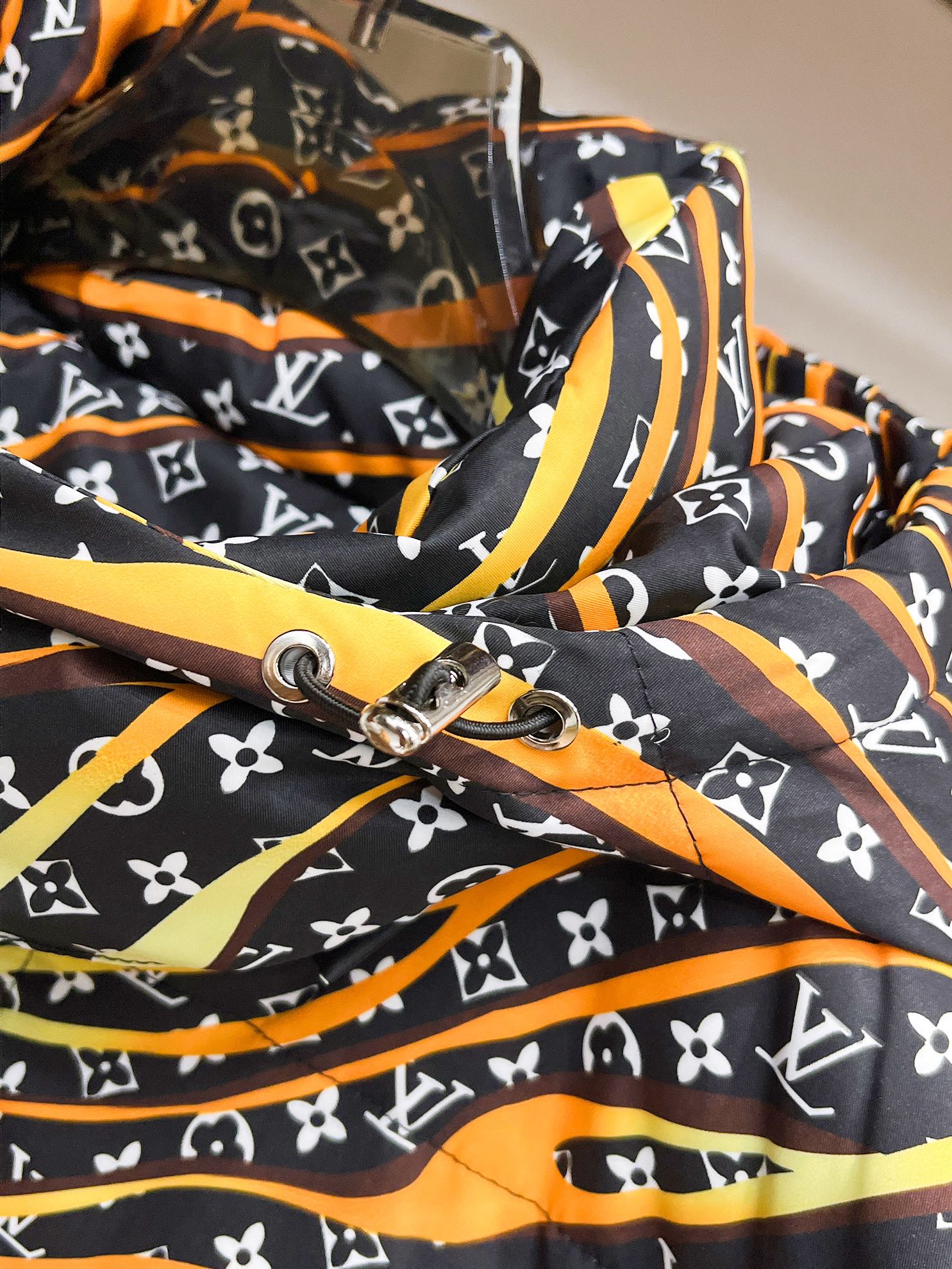 ルイ・ヴィトン「Louis Vuitton」‌ MONOGRAM PILLOW ダウンジャケット