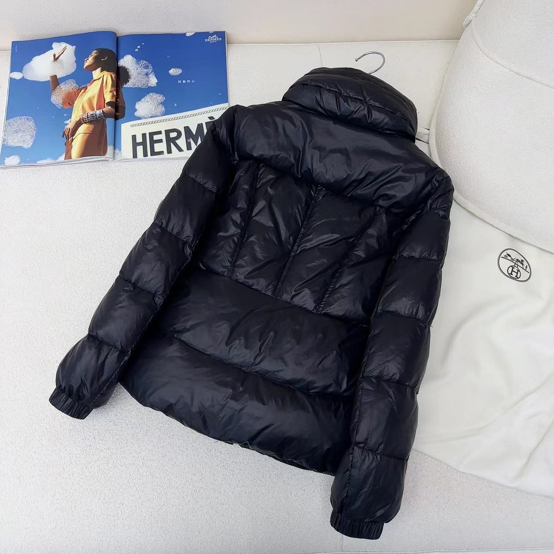 エルメス「Hermès」  2025秋冬 ドローストリング ダウンジャケット
