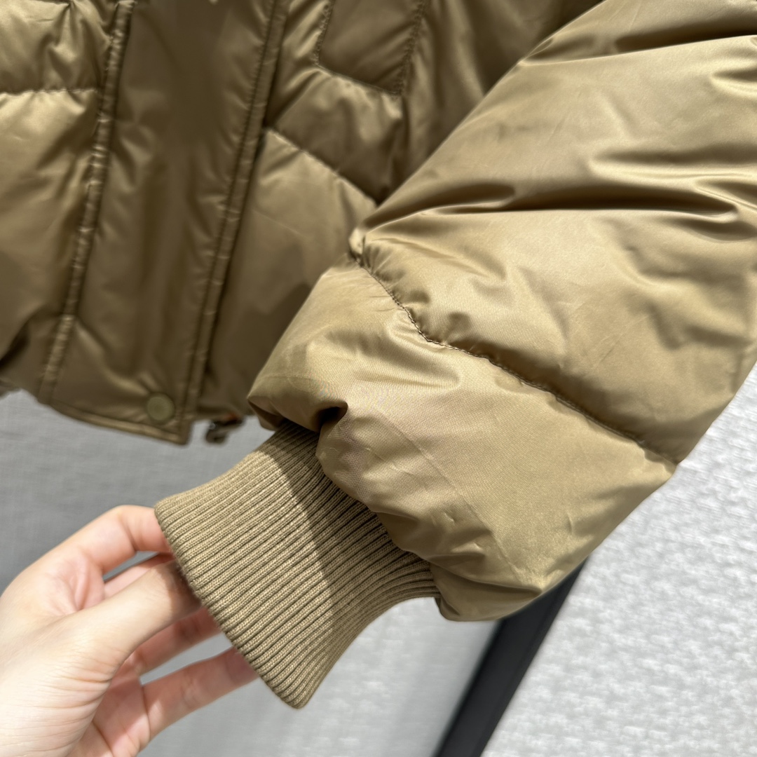 エルメス「Hermès」 2025秋冬 ダウンジャケット