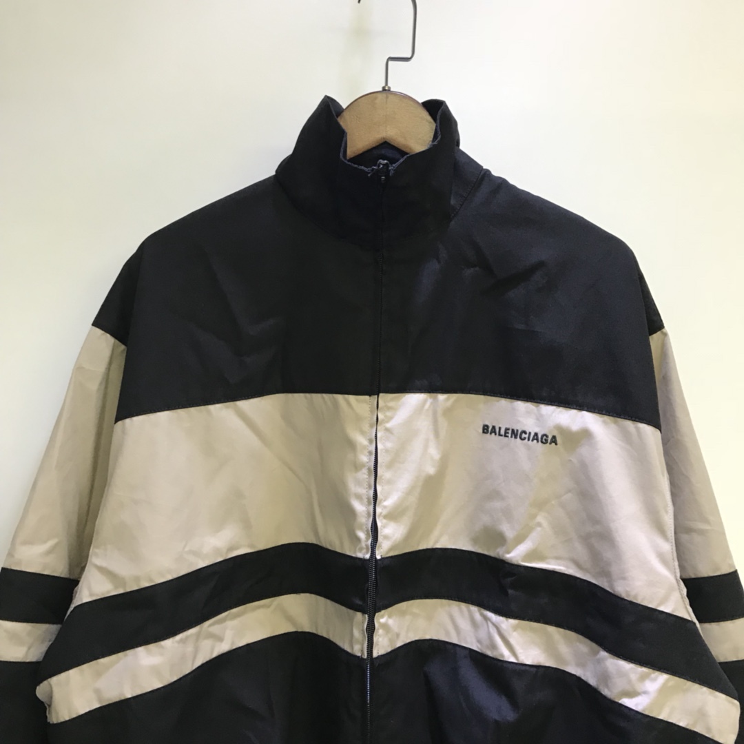 バレンシアガ「Balenciaga」‌カラージャケット