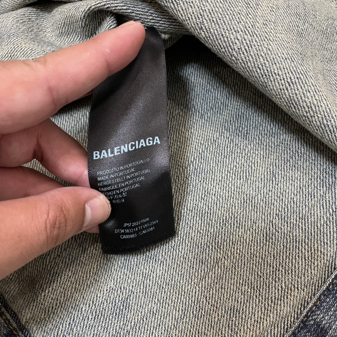 バレンシアガ「Balenciaga」blcg水洗いして古い背中のドリルを作るスローガンデニムジャケット
