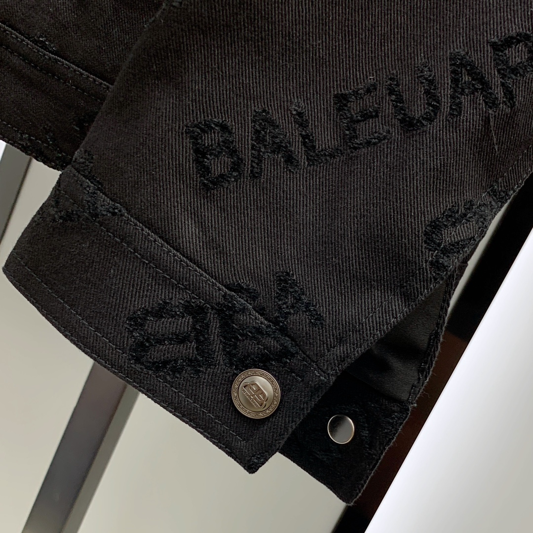 バレンシアガ「Balenciaga」2024年春夏 フレームロゴ デニムジャケット