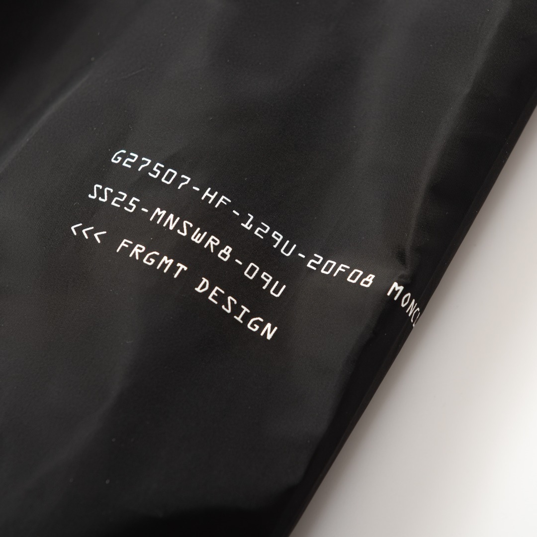 モンクレール「Moncler」× FRGMT Ostria メンズ フライトジャケット