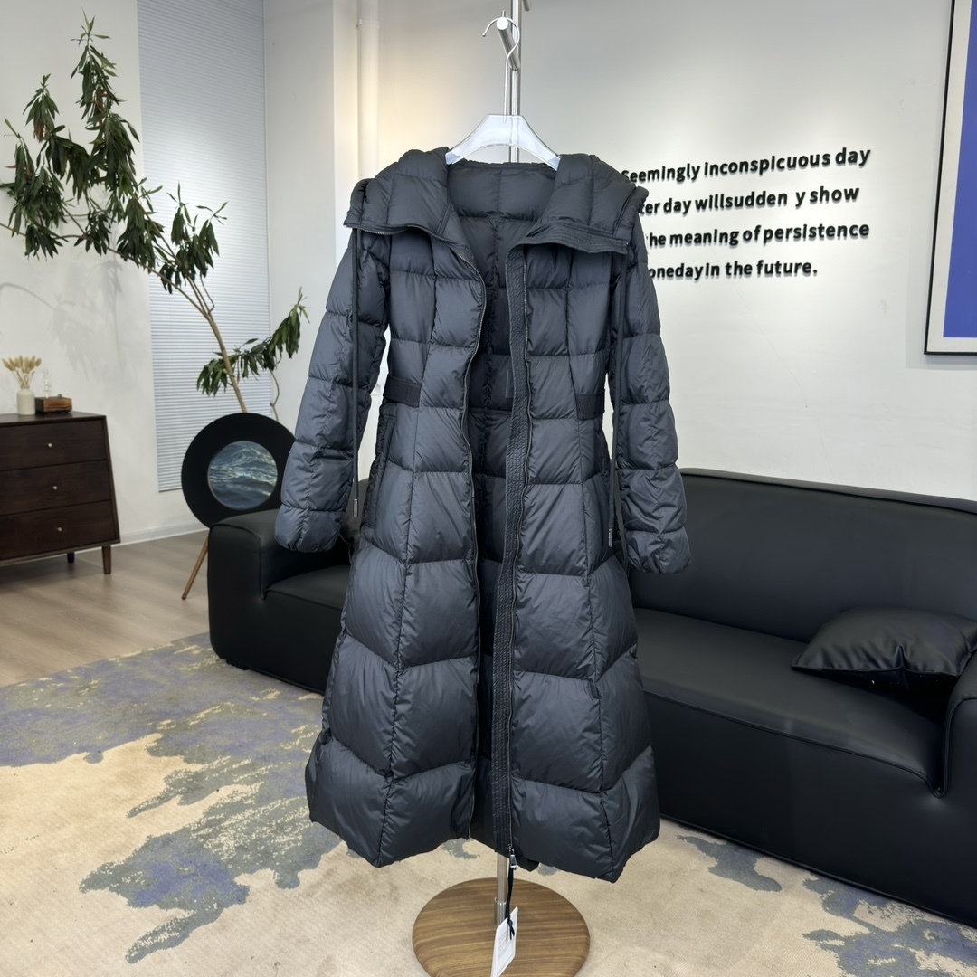 モンクレール「Moncler」フード付き プリンセス ダウンジャケット