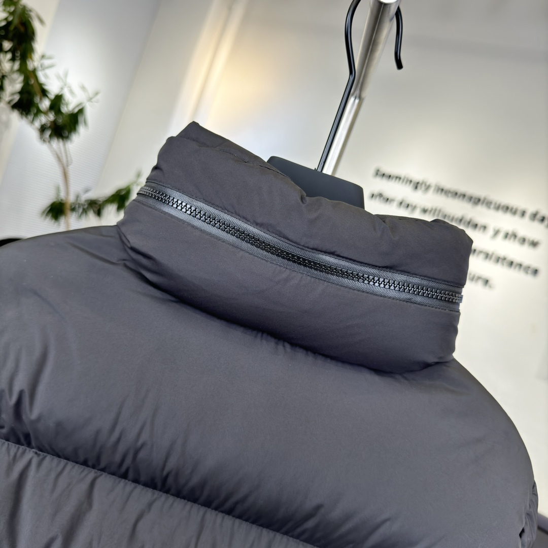 モンクレール「Moncler」スタンドカラー ダブルジップ ダウンジャケット