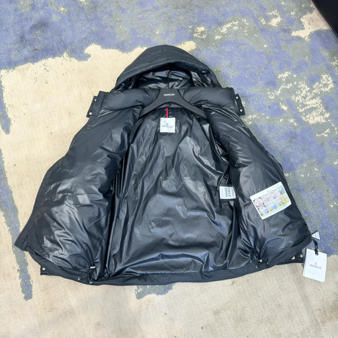 モンクレール「Moncler」スタンドカラー ダブルジップ ダウンジャケット