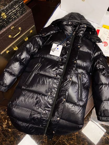 モンクレール「Moncler」ミドル丈フード付きダウンジャケット