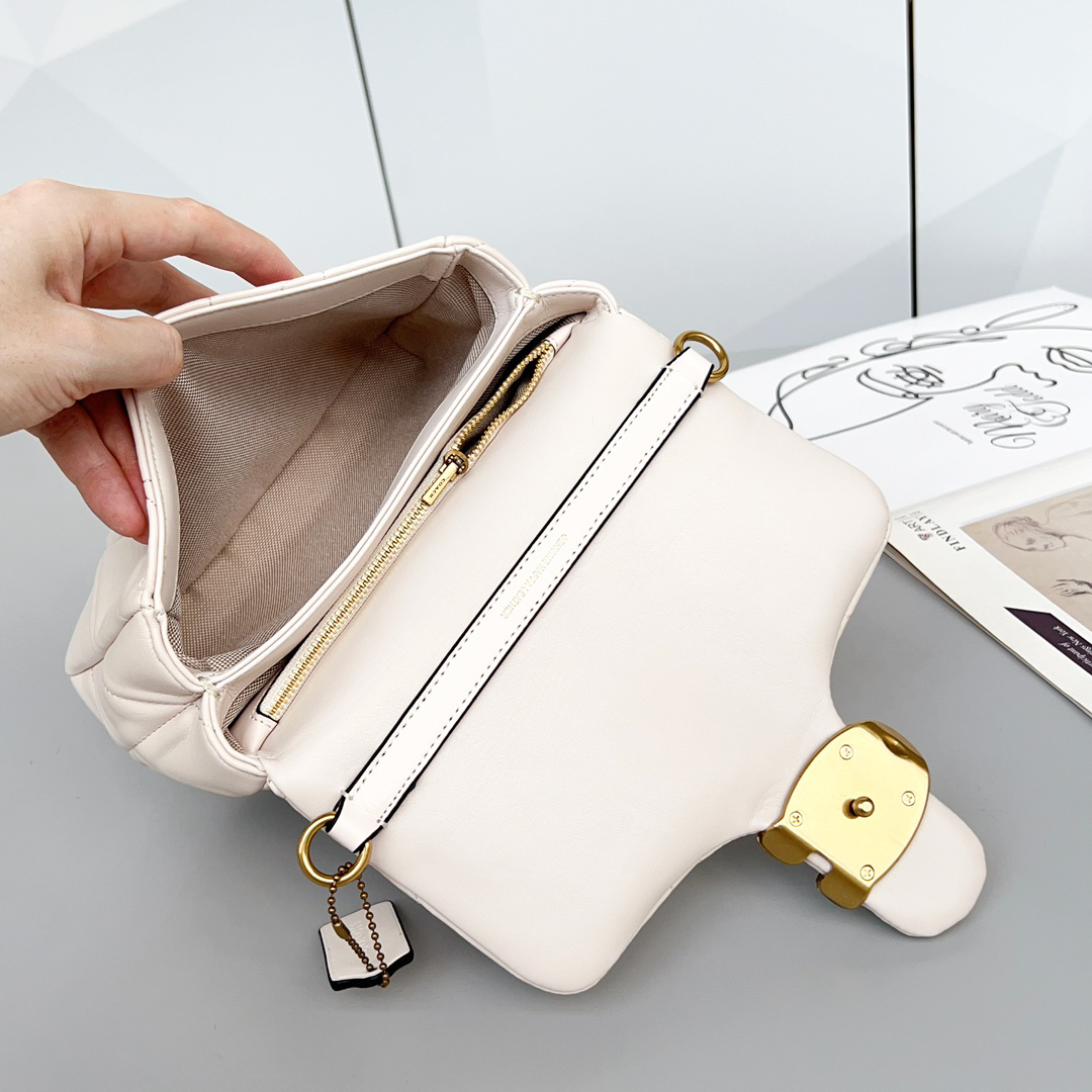 コーチ(Coach) タイムズ スクエア タビー ショルダー バッグ・キルティング - CW629 B4/HA