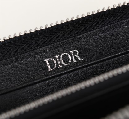 ディオール「Dior」ロングジップウォレット