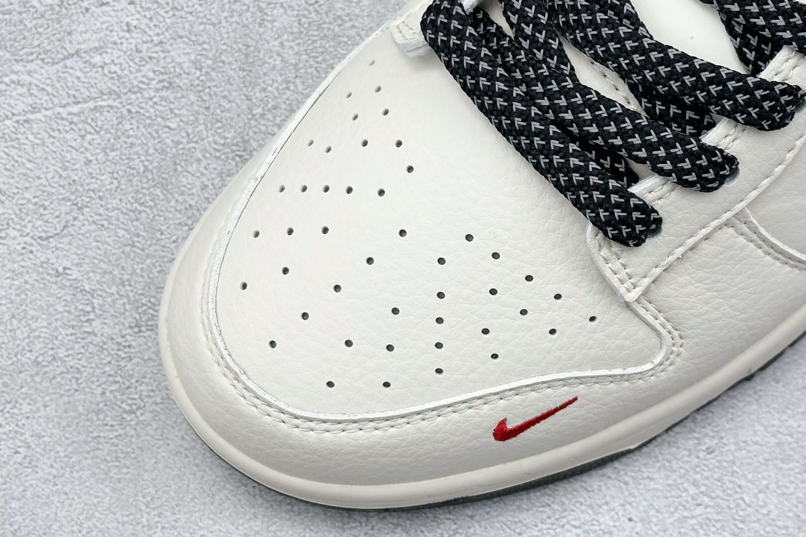 超入手困難ナイキ SB ダンクロー・スープラムコラボレーション日本限定