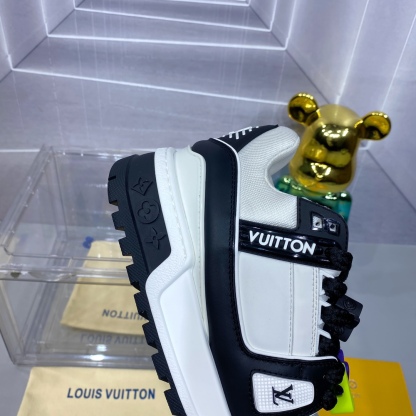 ルイ・ヴィトン「Louis Vuitton x Trainer Maxi スニーカー