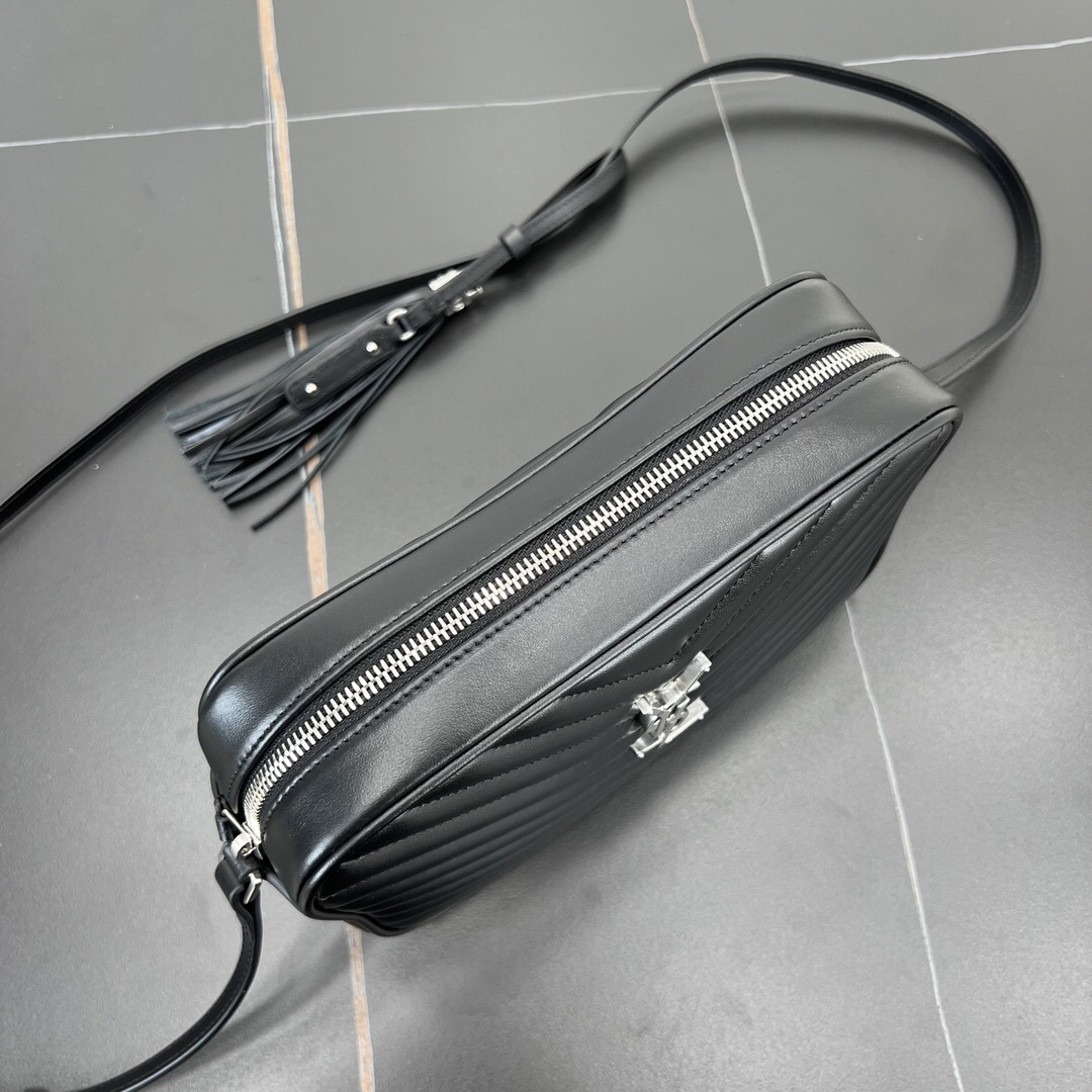 サンローラン「Saint Laurent」LOU ルー キルティング カメラバッグ