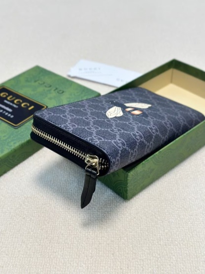 グッチ「Gucci」シグネチャー レザー ウェブ ジップアラウンドウォレット