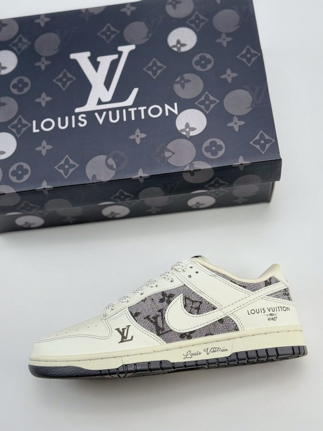 「コラボモデル」Louis Vuitton × Nike Air Force 1 Low by Virgil Abloh 